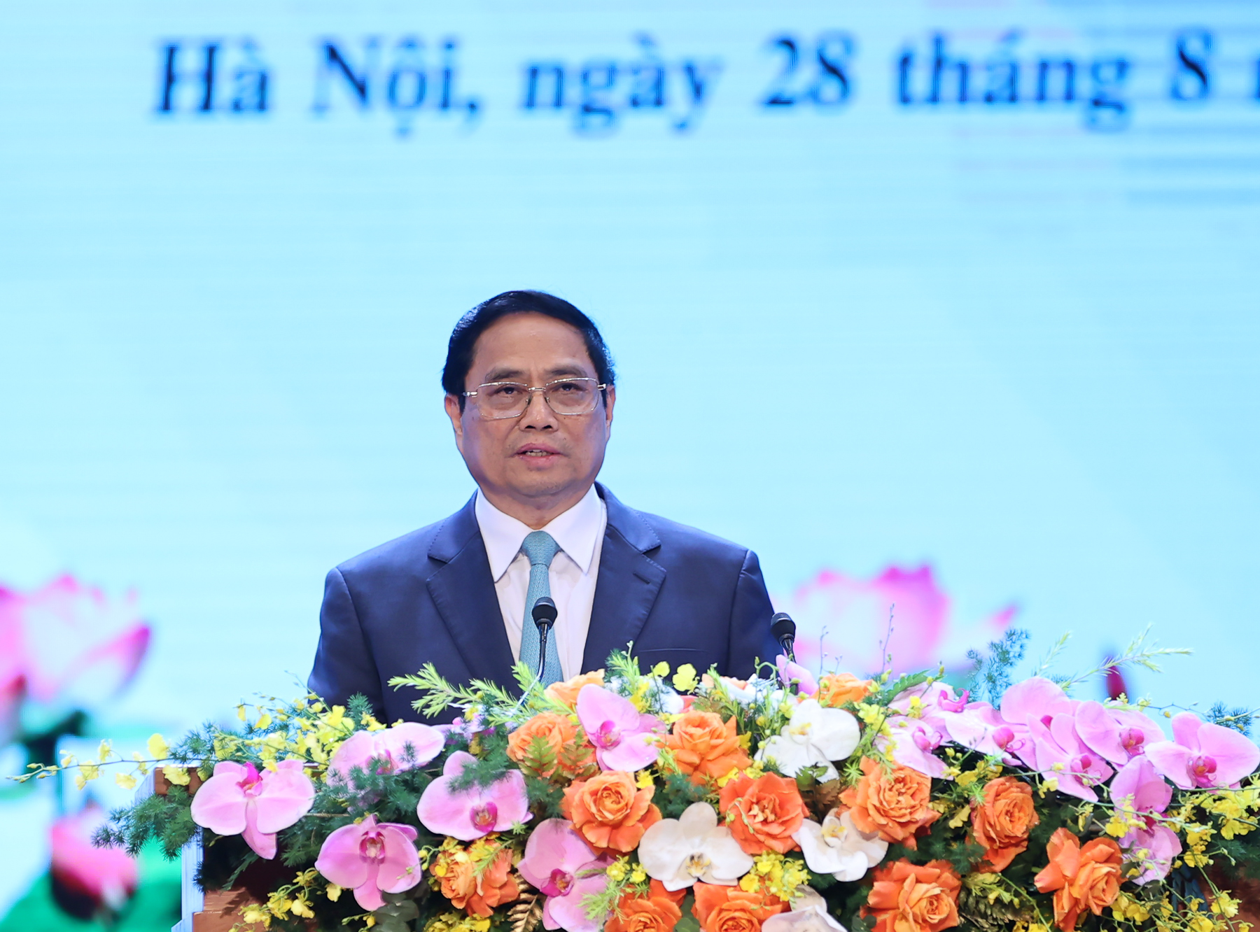 Le Premier ministre appelle à promouvoir la beauté de la culture, de la tradition et des aspirations vietnamiens