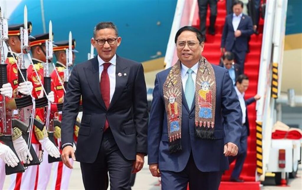 Le PM arrive en Indonésie pour participer au 43e Sommet de l ASEAN