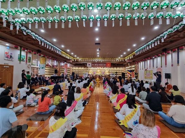 La fête Vu Lan en R de Corée contribue à promouvoir les caractéristiques culturelles vietnamiennes