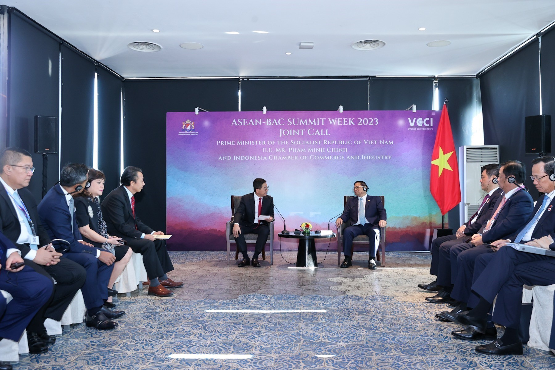 Le Premier ministre exhorte les entreprises indonésiennes à investir au Vietnam dans divers domaines