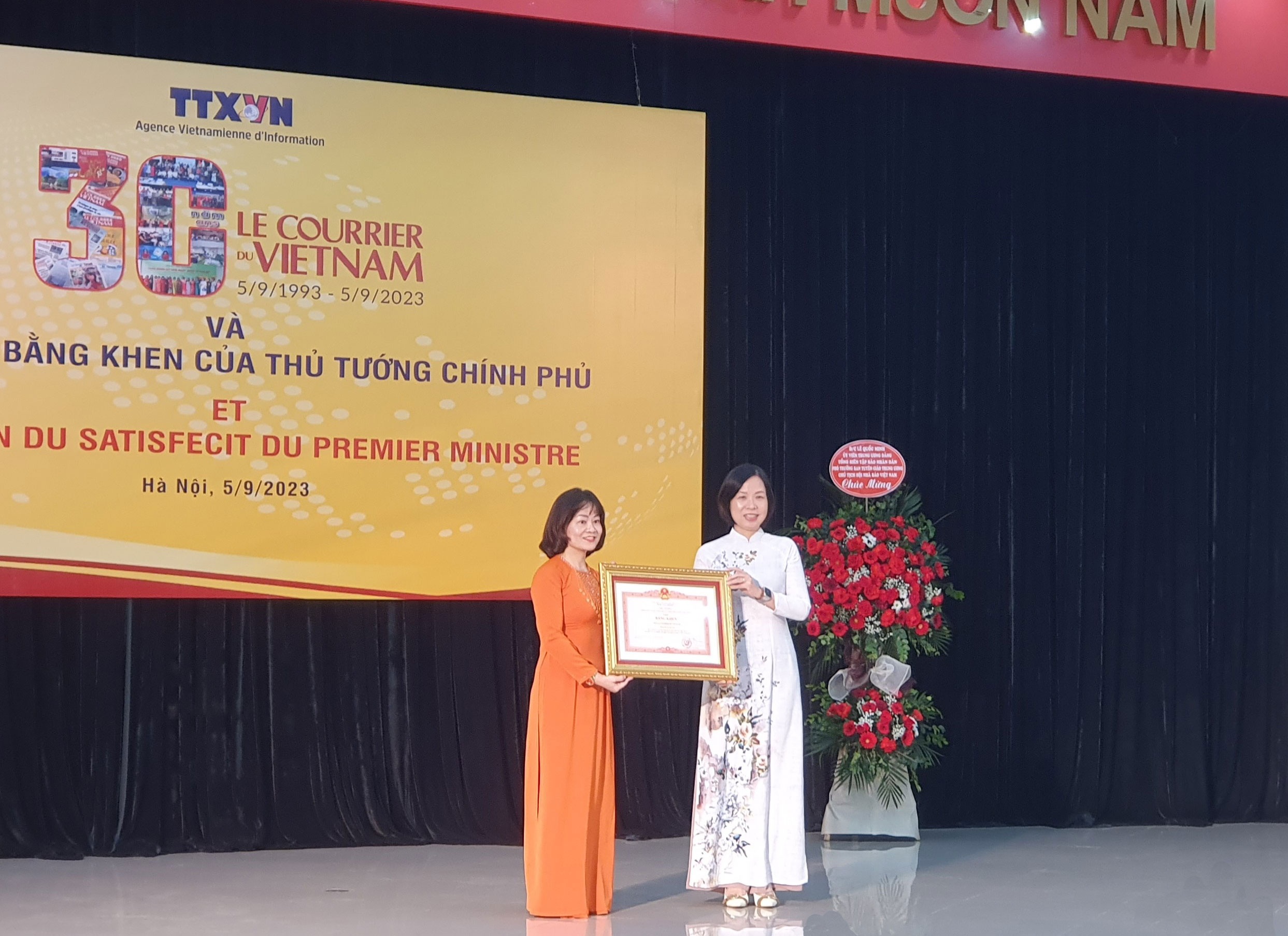 Célébration du 30e anniversaire de la création du journal Le Courrier du Vietnam