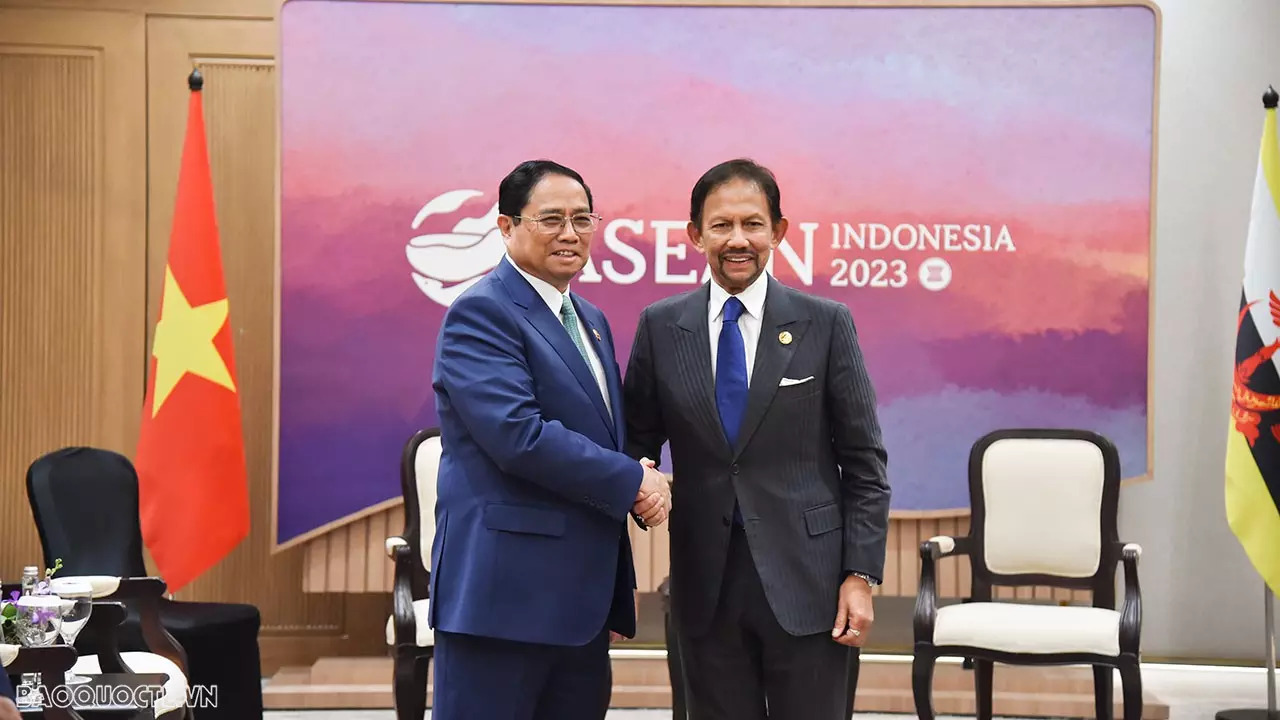 Le Premier ministre Pham Minh Chinh rencontre le sultan de Brunei