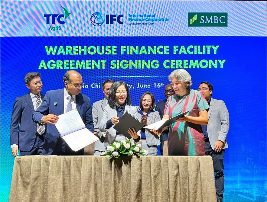 IFC s’engage à investir près de 1,9 milliard de dollars au Vietnam