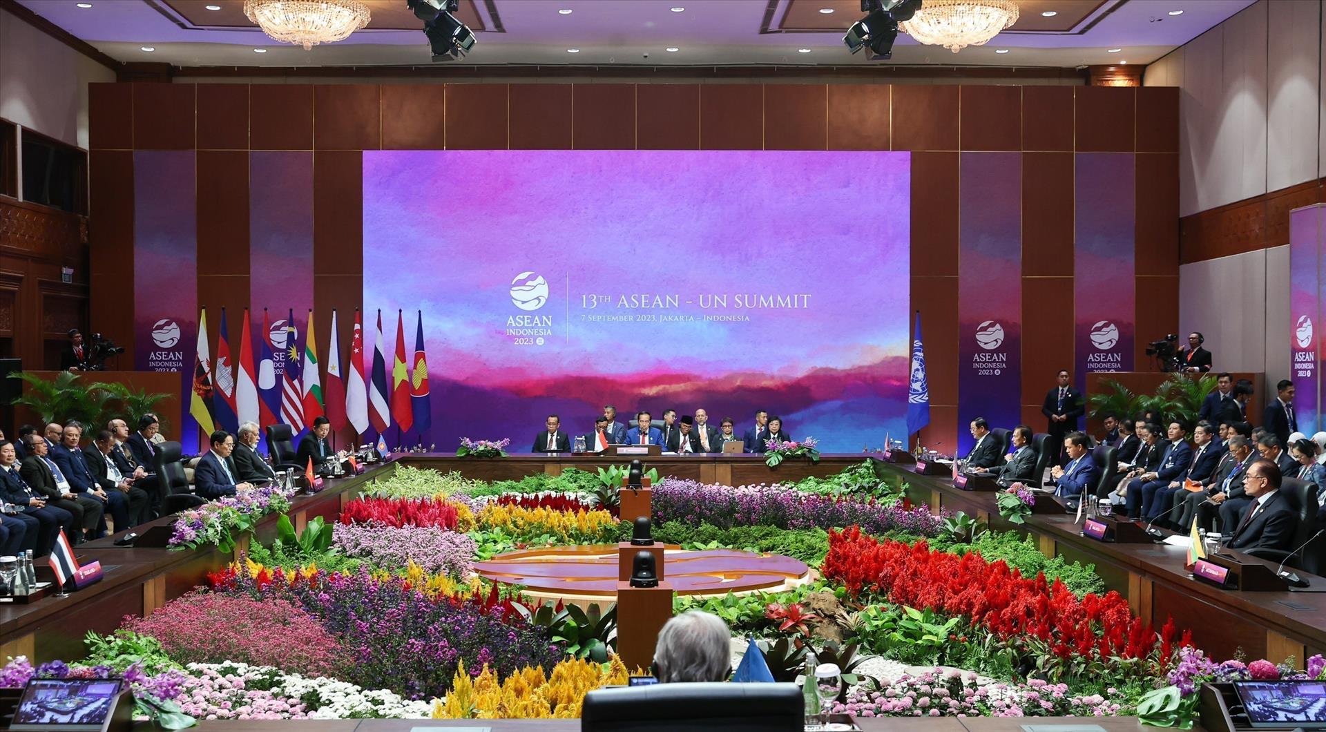 Le Premier ministre Pham Minh Chinh participe aux sommets de l ASEAN avec l Australie et l ONU