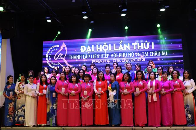 Création de l Union des association des femmes vietnamiennes de l’Europe