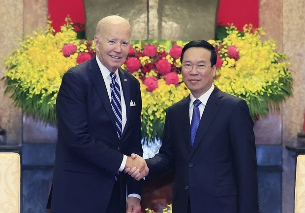 Le président Vo Van Thuong rencontre le président américain Joe Biden à Hanoï