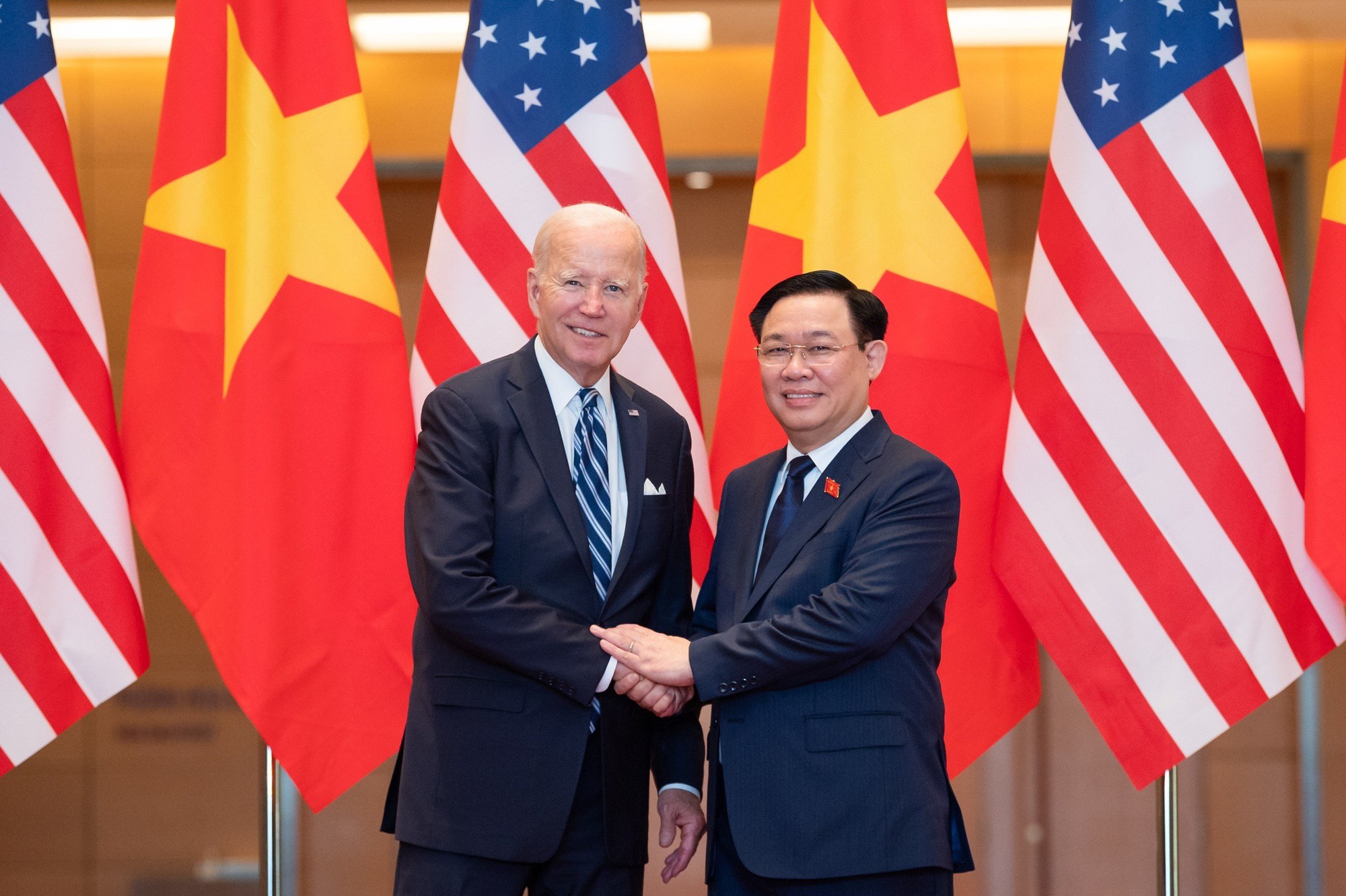 Le président de l’Assemblée nationale Vuong Dinh Huê rencontre le président américain Joe Biden