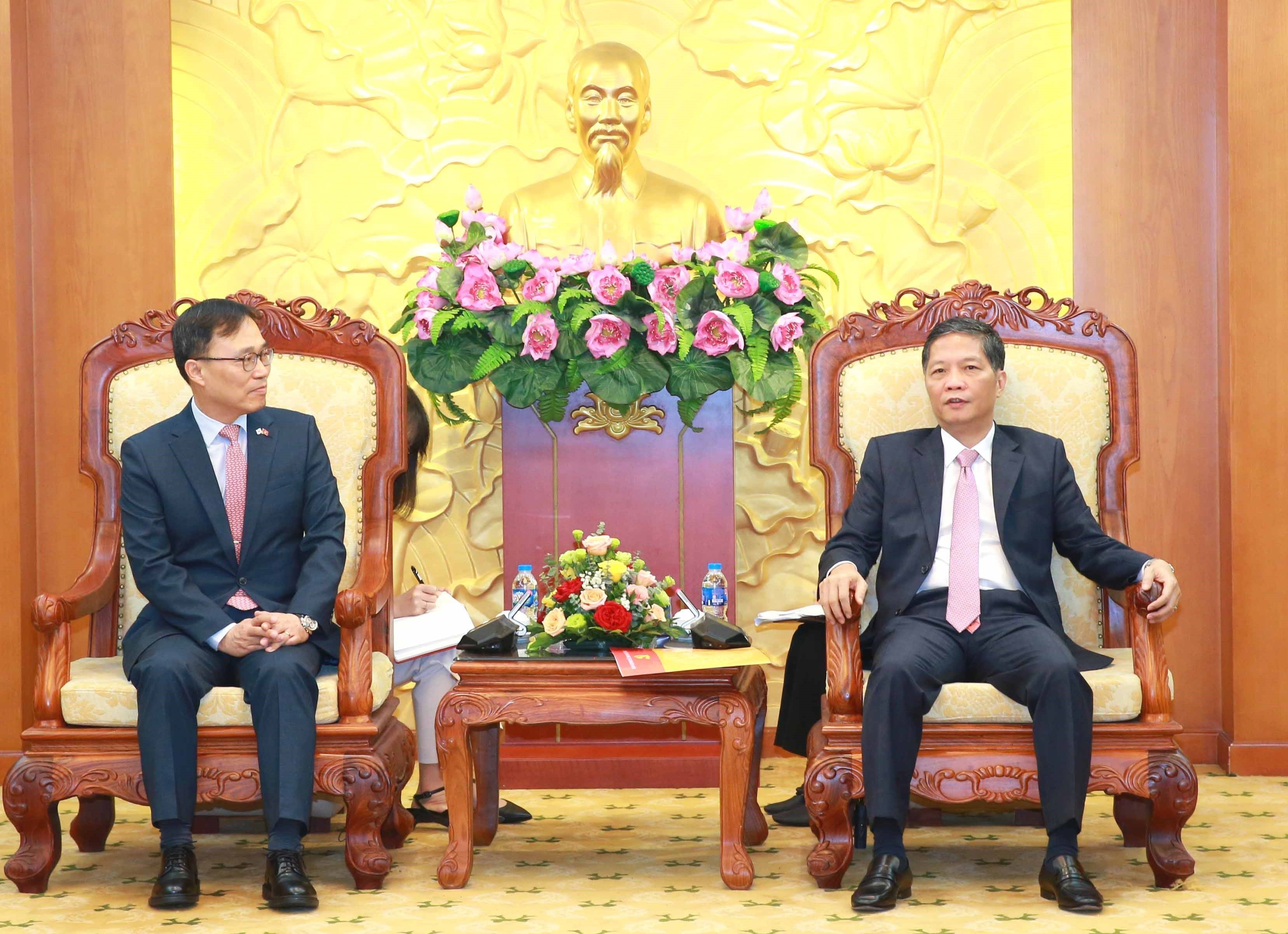 Le Vietnam et la R de Corée promeuvent leurs relations de manière substantielle et efficace