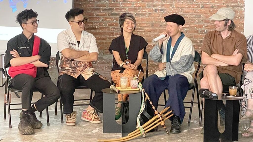 De jeunes passionnés dépoussièrent les arts traditionnels à leur façon