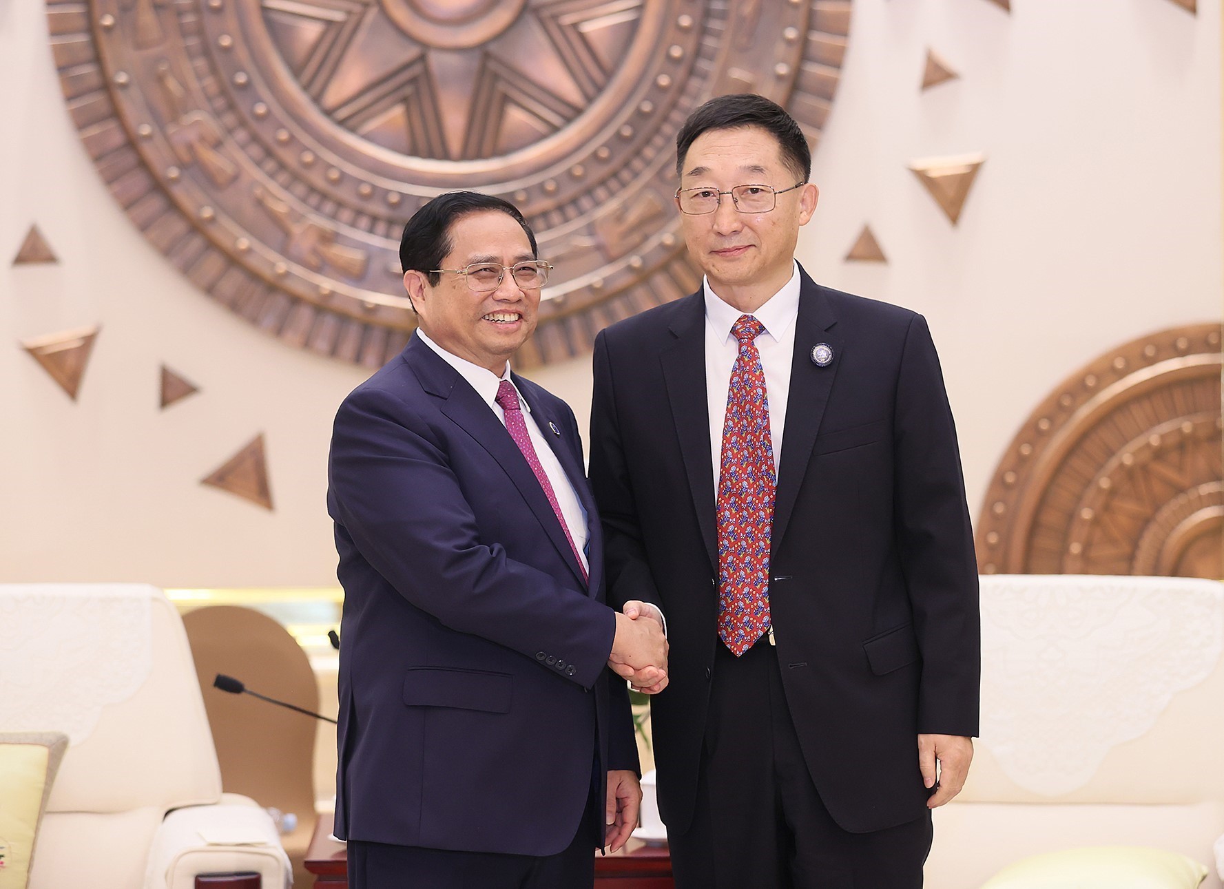 Le Premier ministre rencontre le secrétaire du Comité du PCC du Guangxi