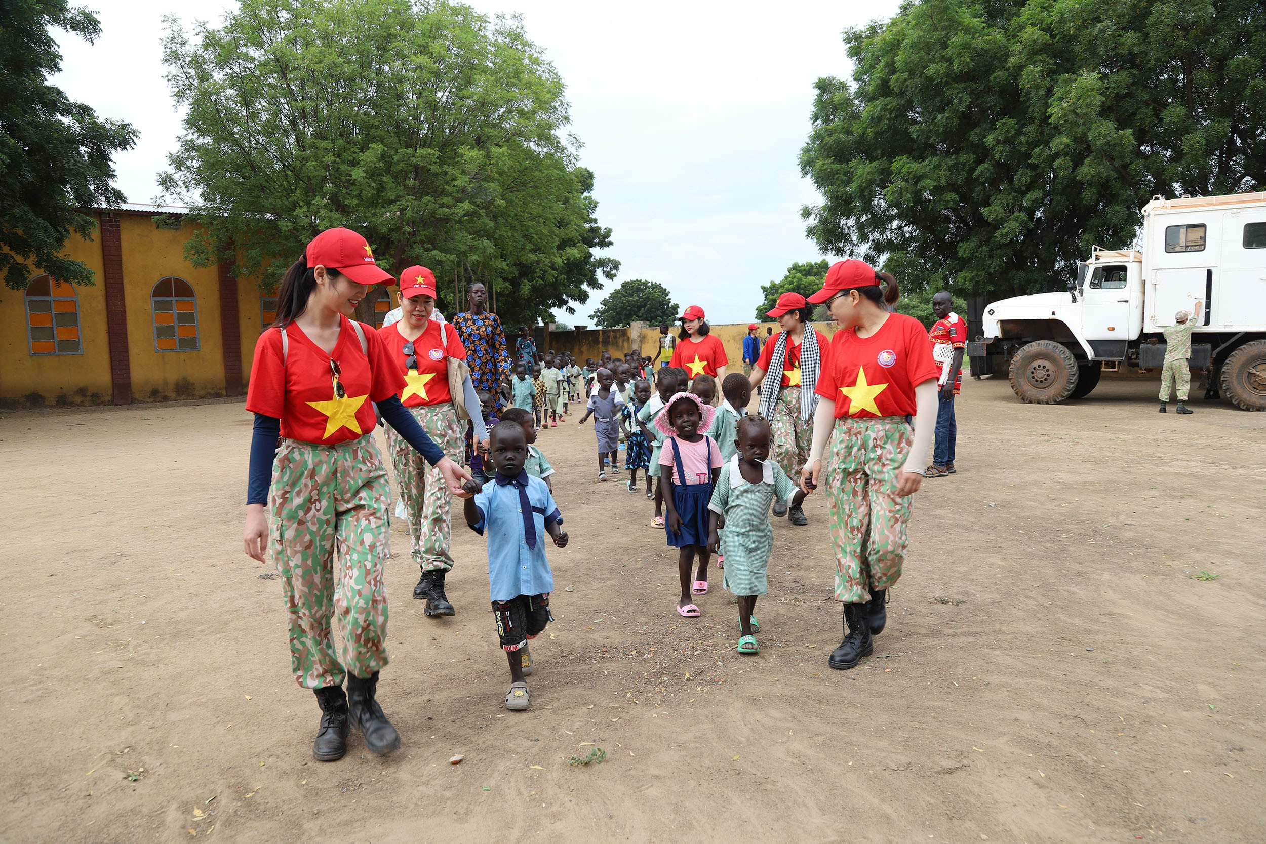 Les bérets verts vietnamiens, un miracle pour les enfants africains