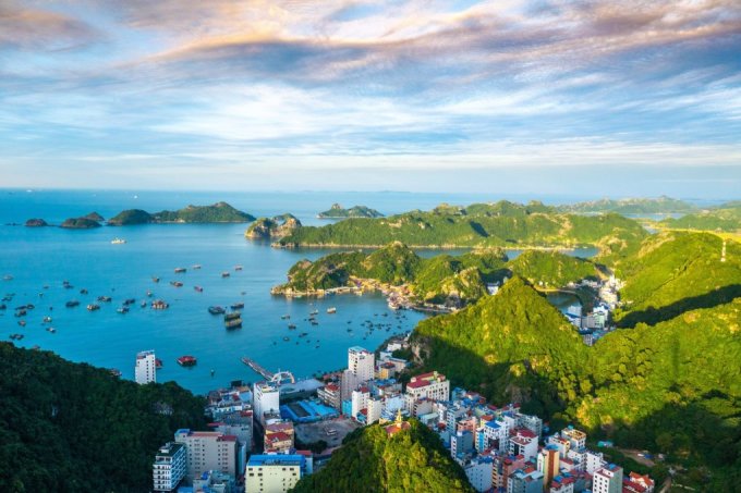 La baie d Ha Long – l’archipel de Cat Ba reconnus comme patrimoine naturel mondial