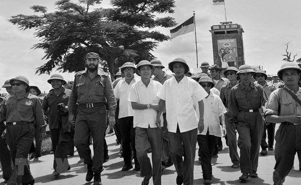 Le peuple cubain est très fier de la première visite du leader Fidel au Vietnam, selon l ambassadeur cubain