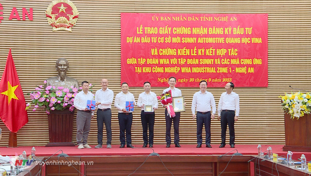 Composants électroniques lancement d’un projet chinois de 150 millions de dollars à Nghe An