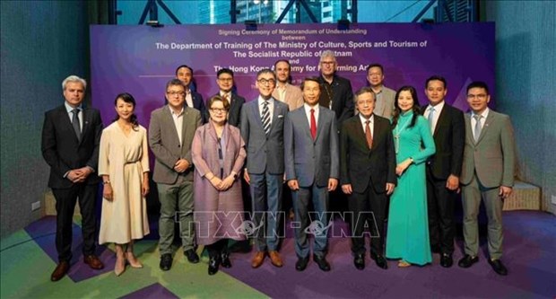 Le Vietnam et Hong Kong renforcent leur coopération en matière de formation culturelle et artistique