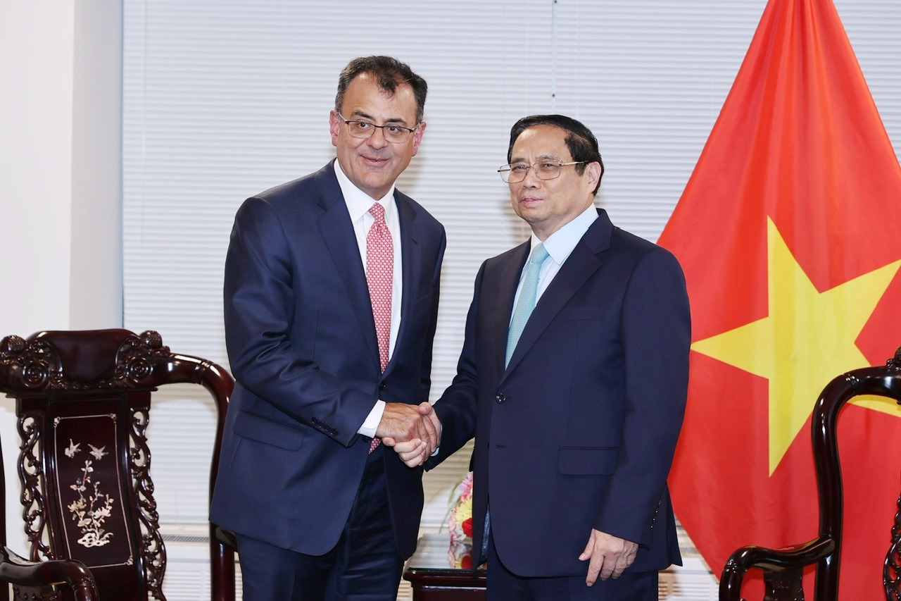 Le Premier ministre s engage à créer des conditions optimales aux entreprises américaines investissant au Vietnam