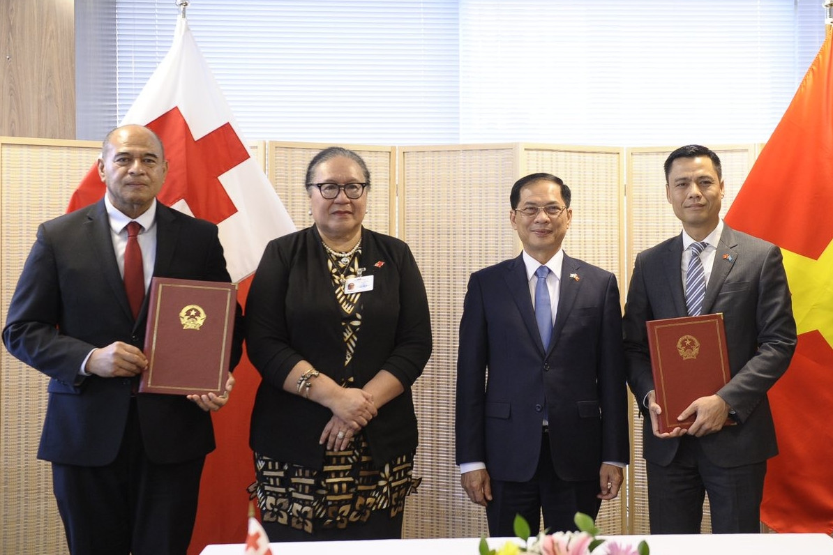 Le Vietnam et les Tonga établissent leurs relations diplomatiques