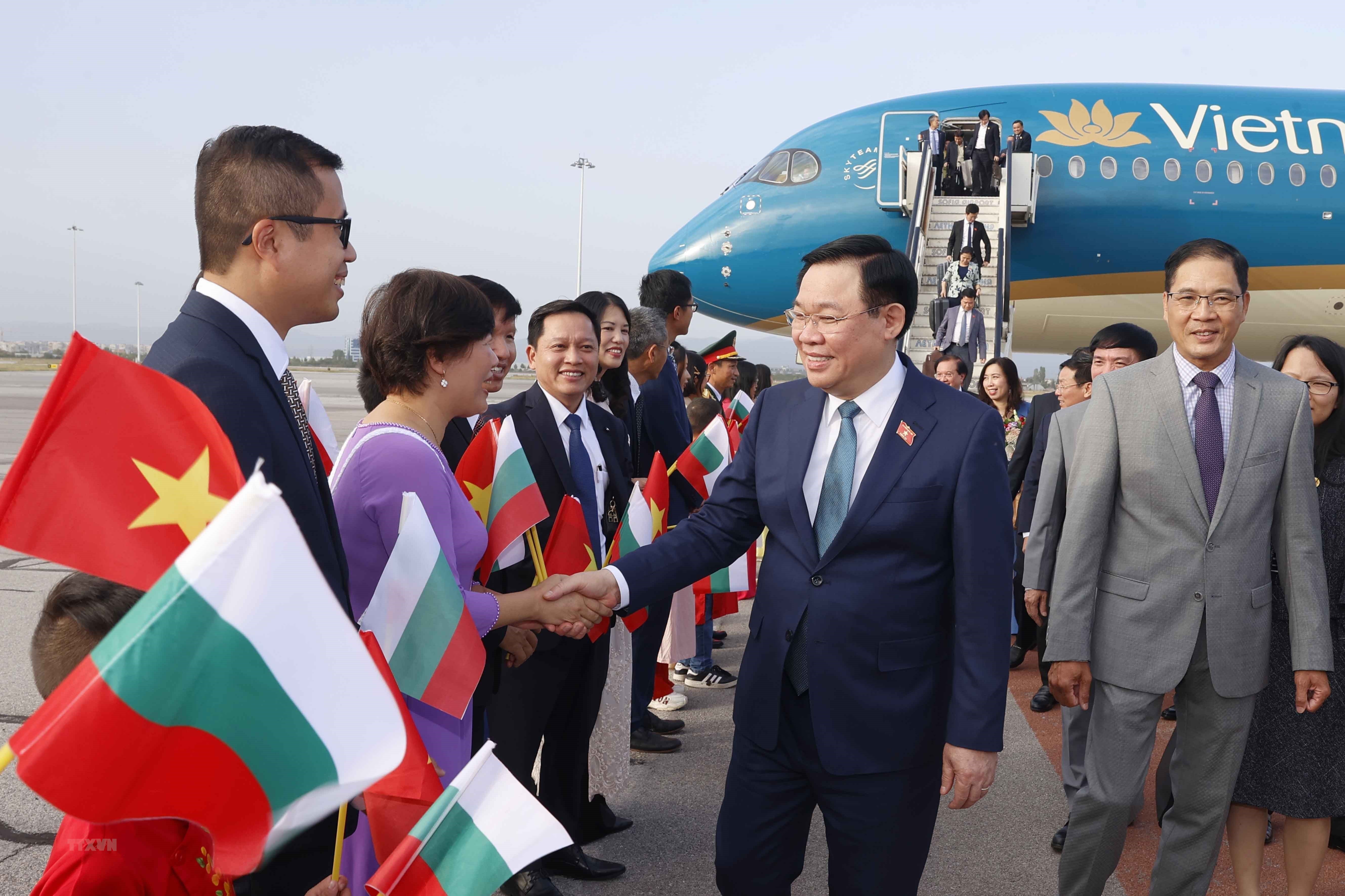 Le président de l’Assemblée nationale Vuong Dinh Huê entame une visite officielle en Bulgarie