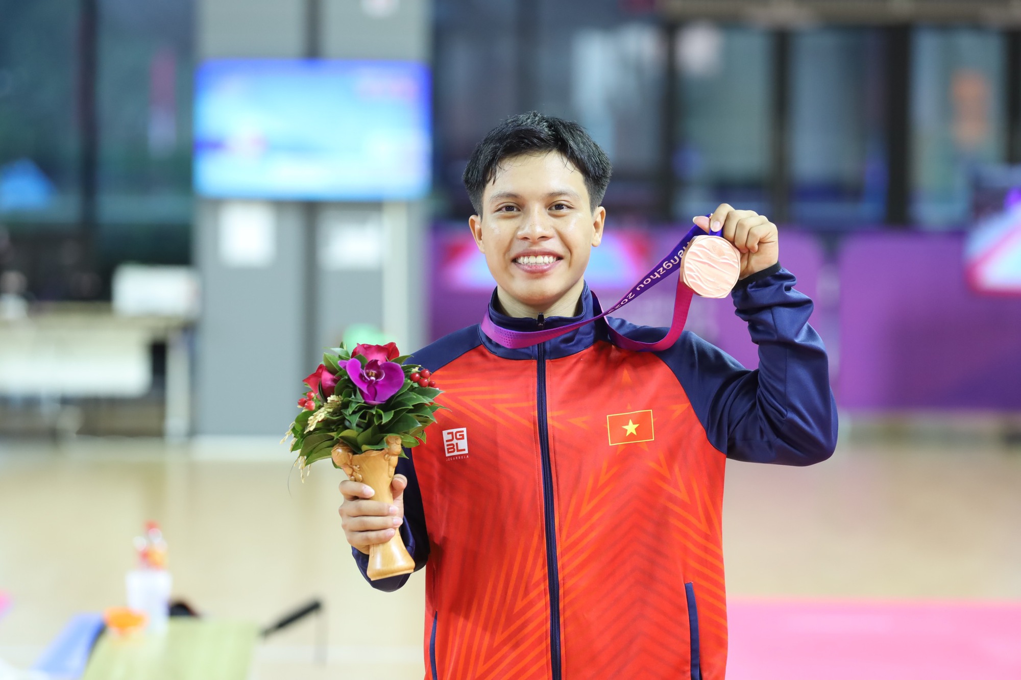 ASIAD 2023 Trân Hô Duy tient sa médaille de bronze en taekwondo