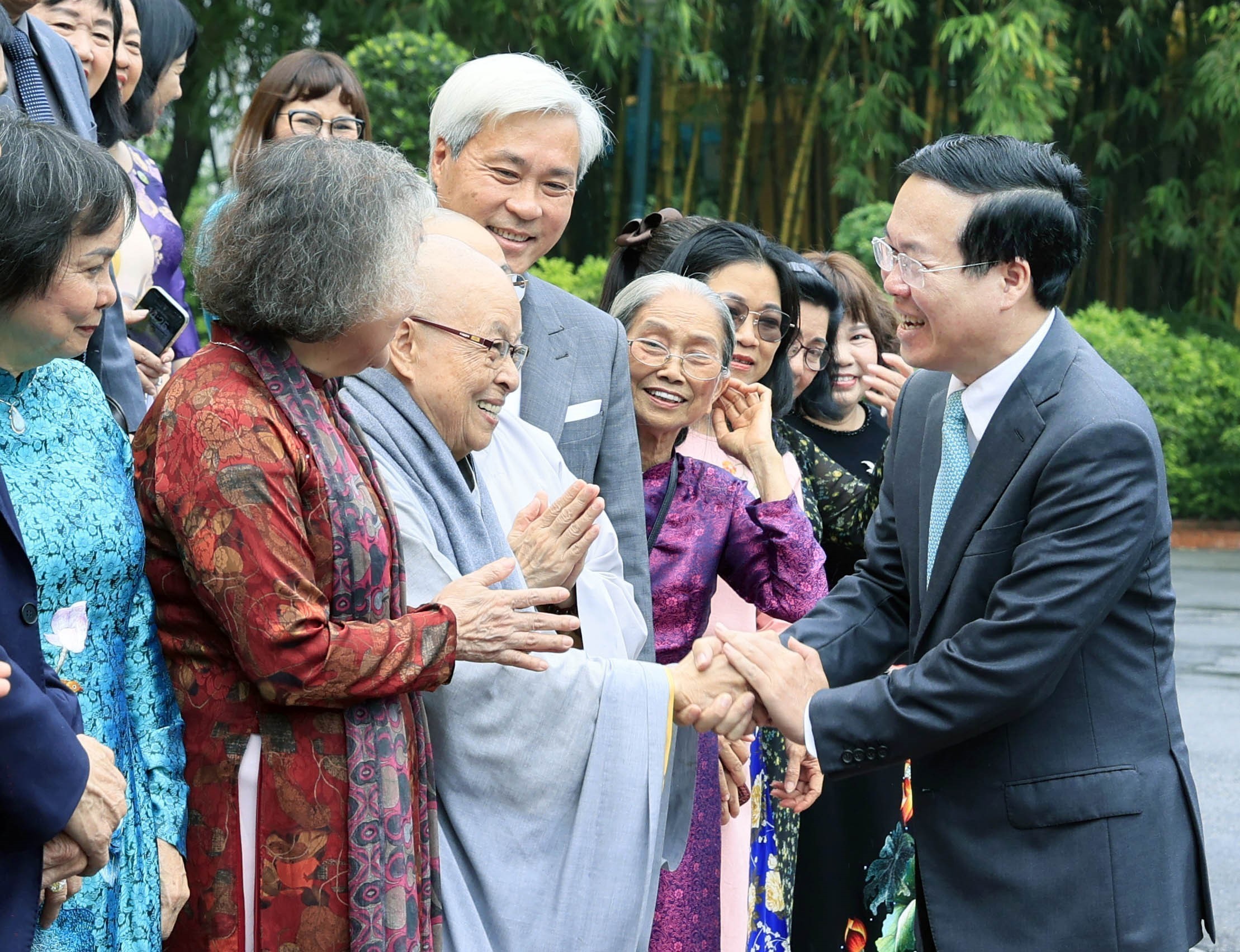Rencontre des délégués du Fonds de bourses d études Vu A Dinh et du club Pour Hoang Sa - Truong Sa bien-aimés