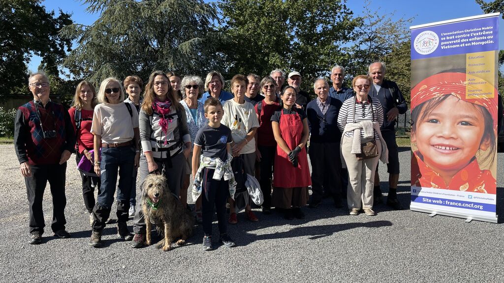 Marche en France pour les enfants vietnamiens