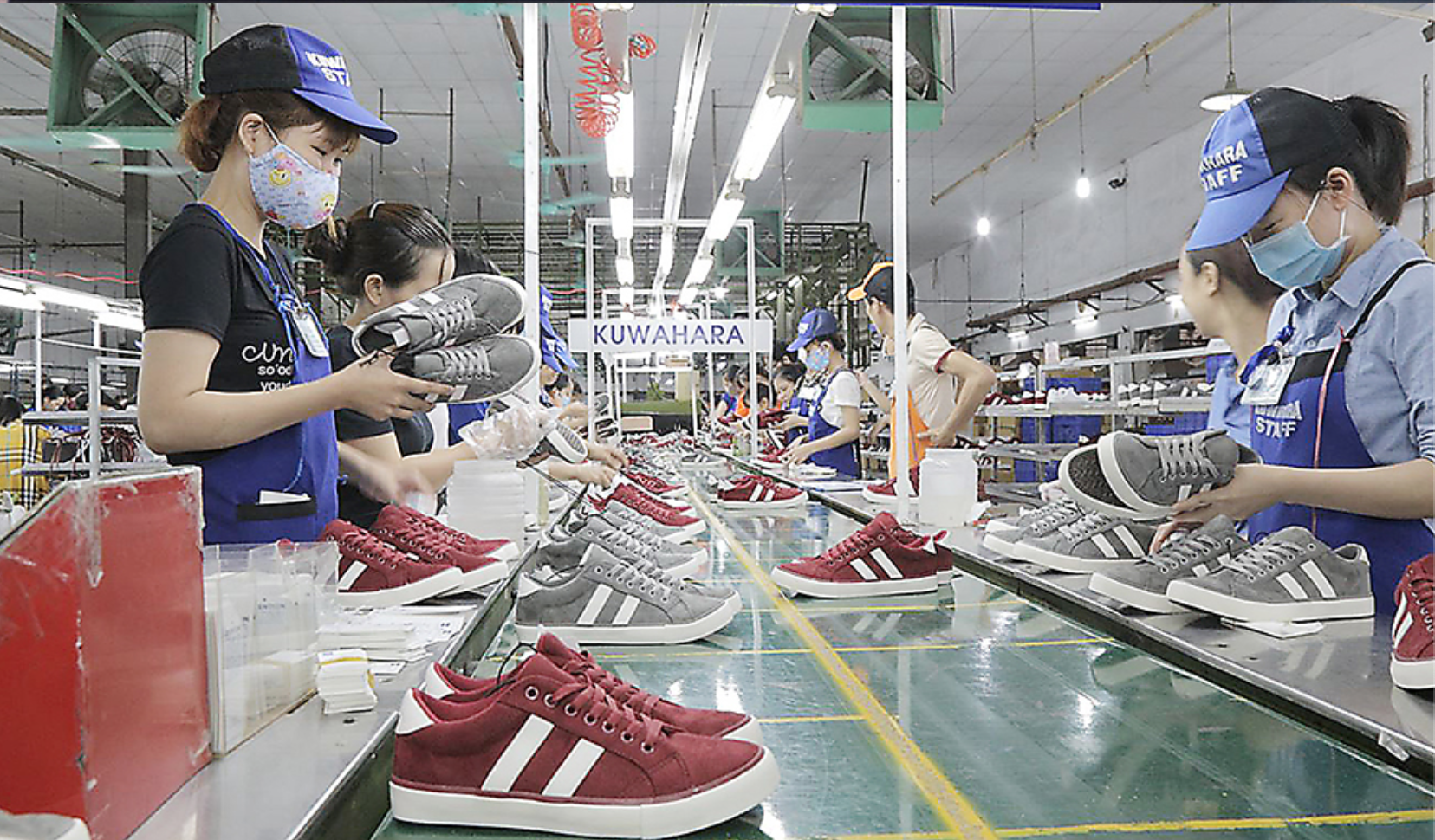 Les chaussures, prochain produit d exportation d un milliard de dollars au Canada
