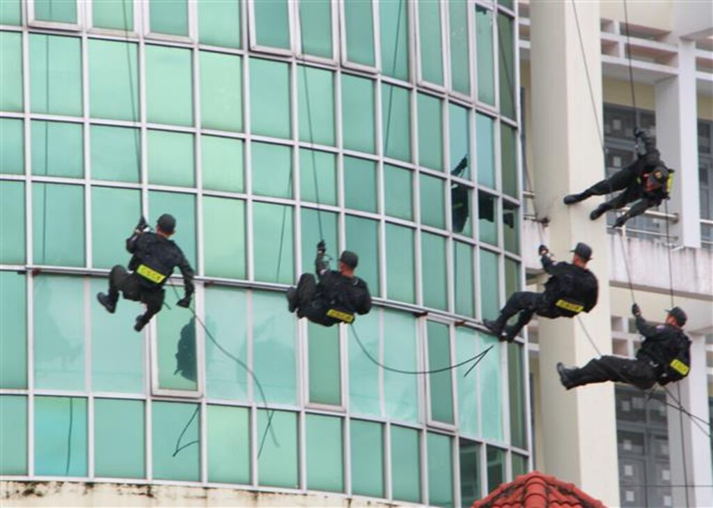 Le Vietnam condamne résolument le terrorisme sous toutes ses formes