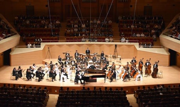 Le programme artistique Dream Orchestra impressionne le public japonais
