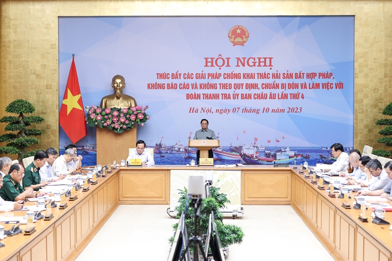 Le PM Pham Minh Chinh préside la conférence en ligne sur la lutte contre la pêche INN