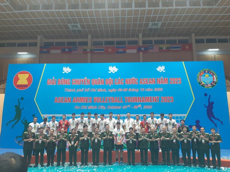 Le Vietnam décroche le titre de champion au tournoi de volleyball des forces armées de l ASEAN 2023