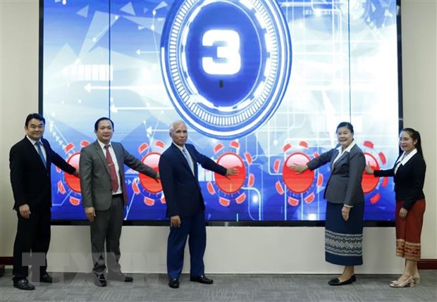 Laos mise en ligne du magazine électronique Aloun Mai, un cadeau du Vietnam
