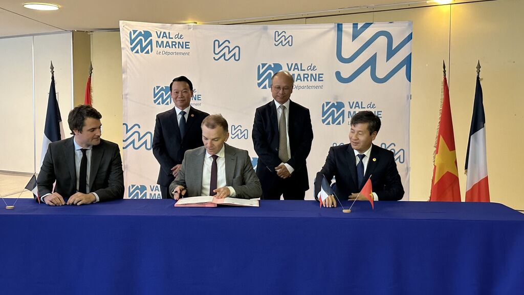 La province de Yên Bái renforce sa coopération avec des localités françaises