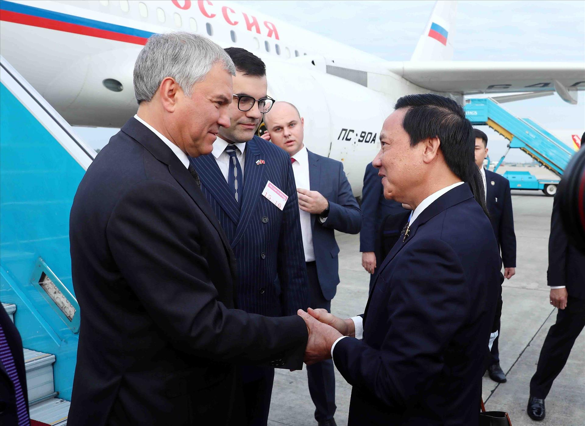 Le président du président de la Douma d État russe entame sa visite officielle au Vietnam