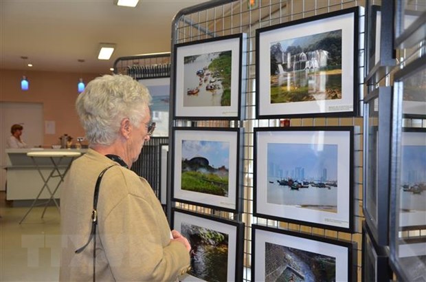 Exposition Une journée au Vietnam  à Voves, France