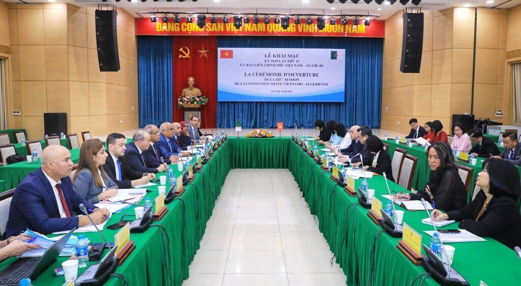 La 12e session de la Commission mixte vietnamo-algérienne à Hanoï