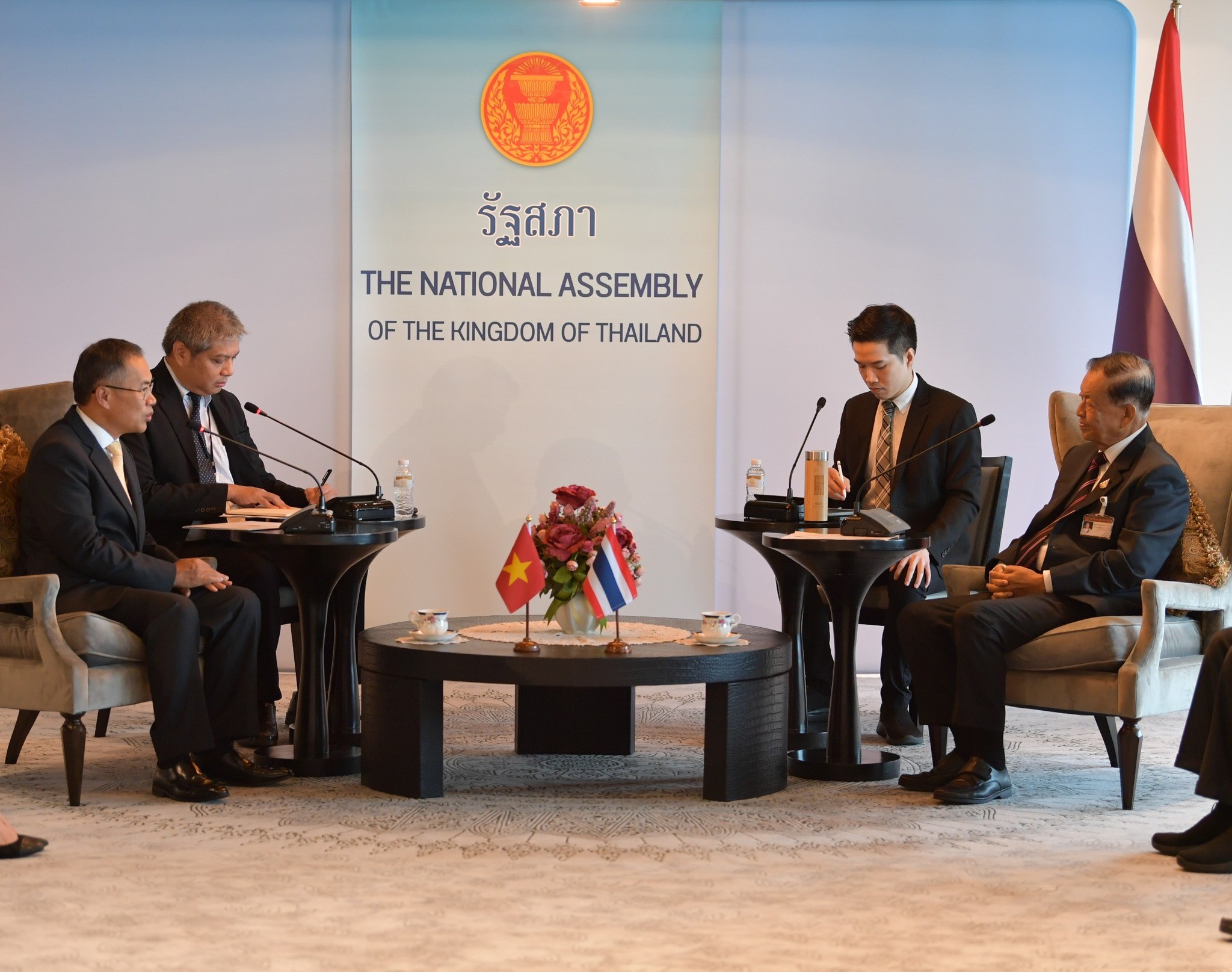 Le président de l AN thaïlandaise veut booster la coopération parlementaire avec le Vietnam
