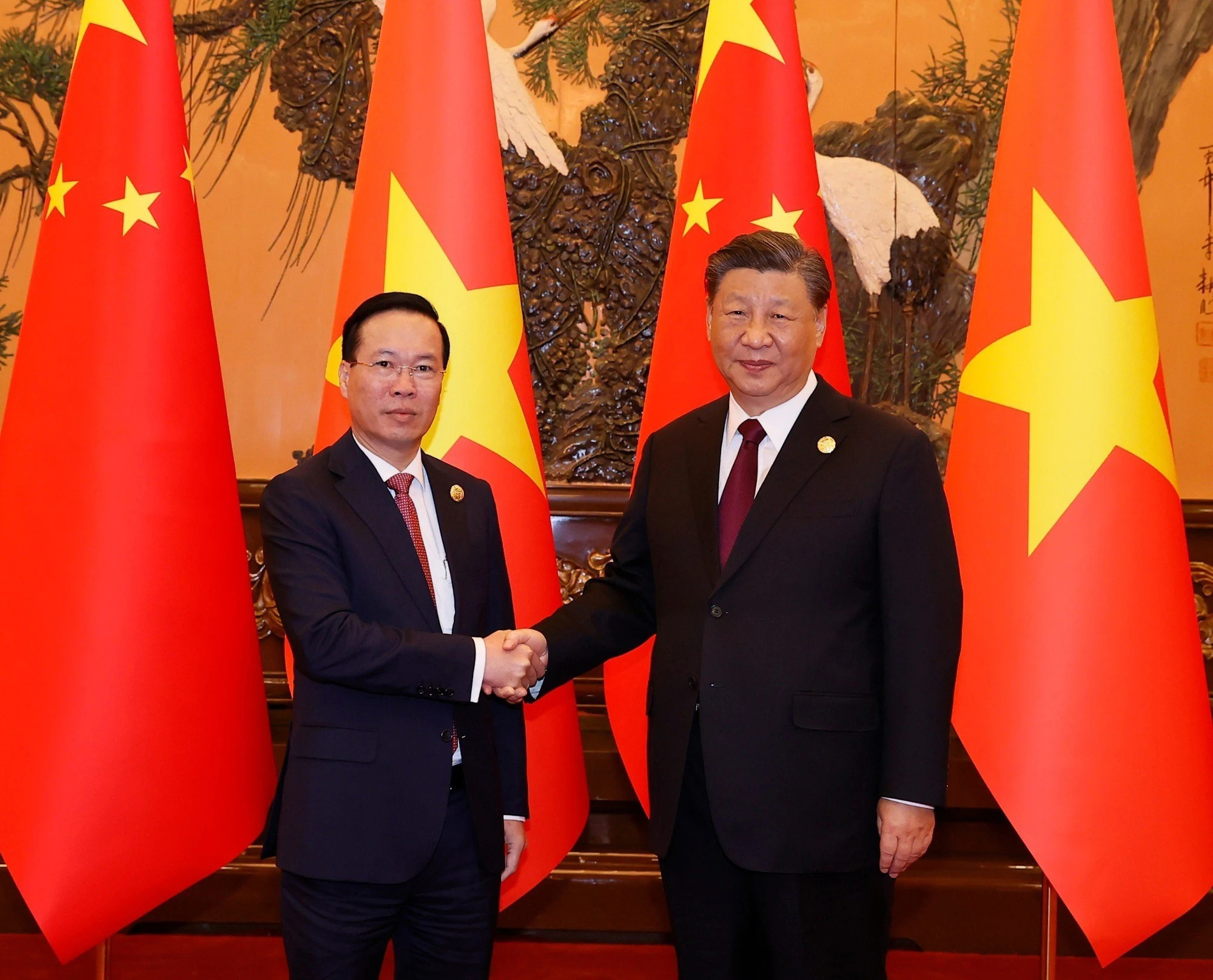 Le président Vo Van Thuong rencontre le secrétaire général et président chinois Xi Jinping