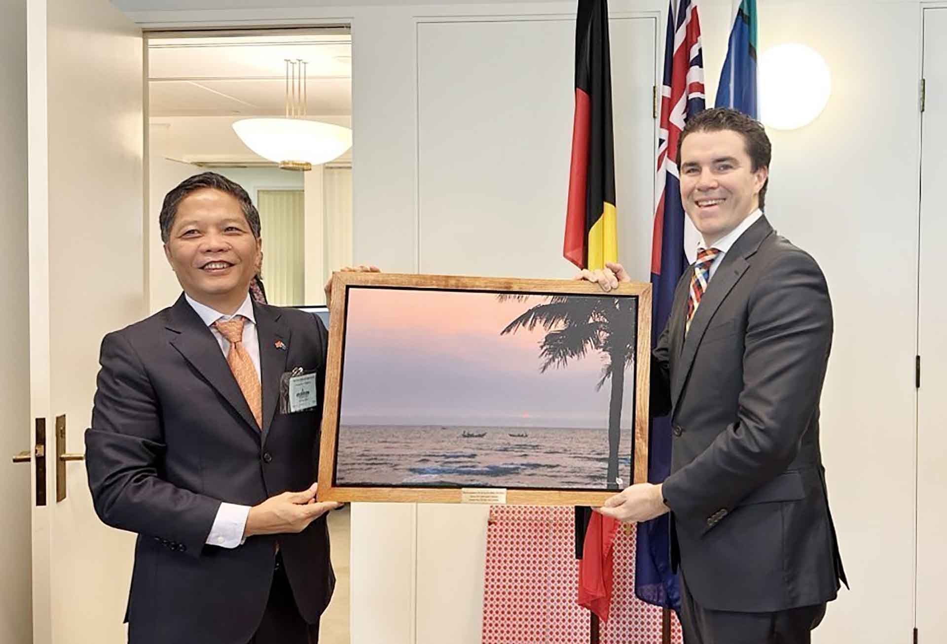 Le Vietnam fait grand cas de son partenariat stratégique avec l’Australie