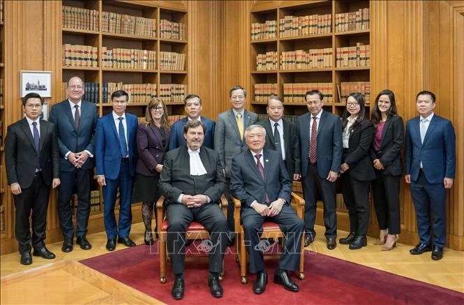 Une délégation de la Cour populaire suprême du Vietnam en visite de travail au Canada