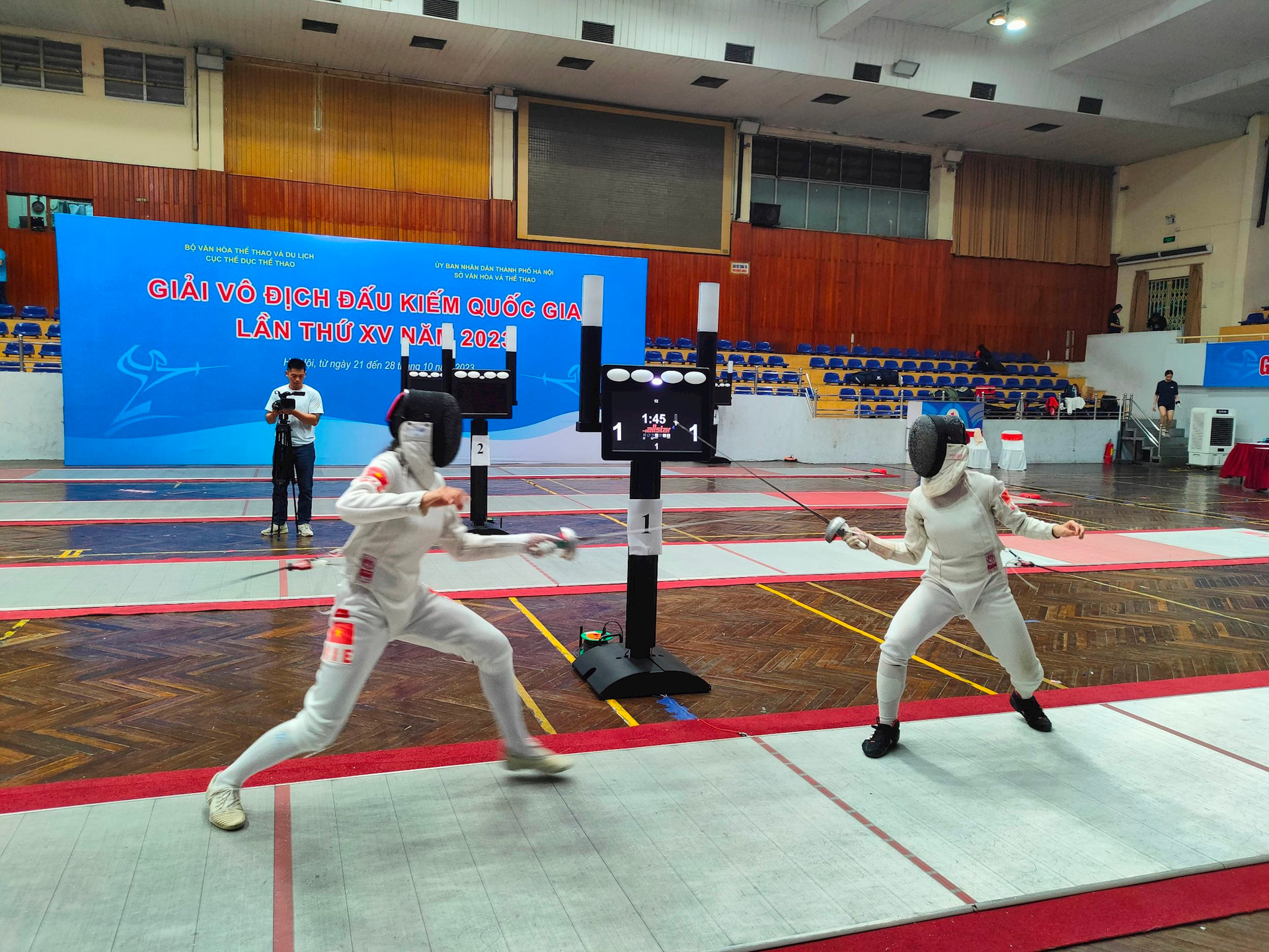 Les Championnats nationaux d escrime 2023 réunissent plus de 200 sportifs