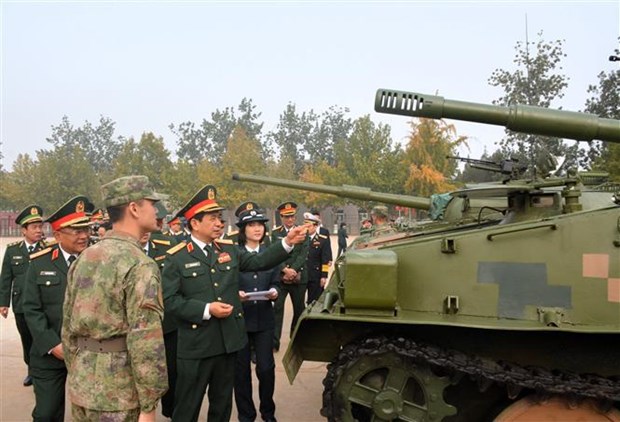 Le Vietnam et la Chine promeuvent leur coopération dans la recherche scientifique militaire