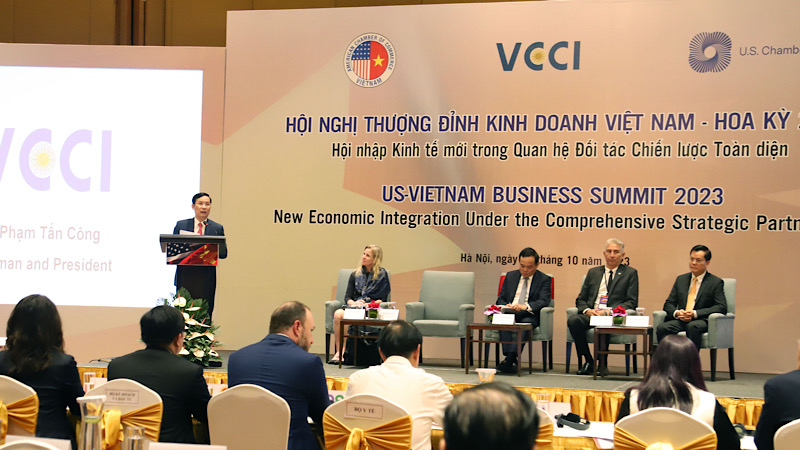 Le Vietnam et les États-Unis visent 200 milliards de dollars d’échanges commerciaux