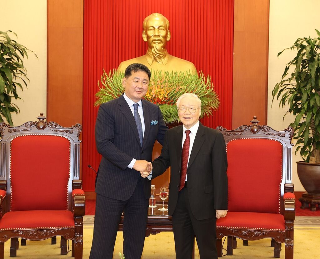 Le secrétaire général du PCV reçoit le président mongol