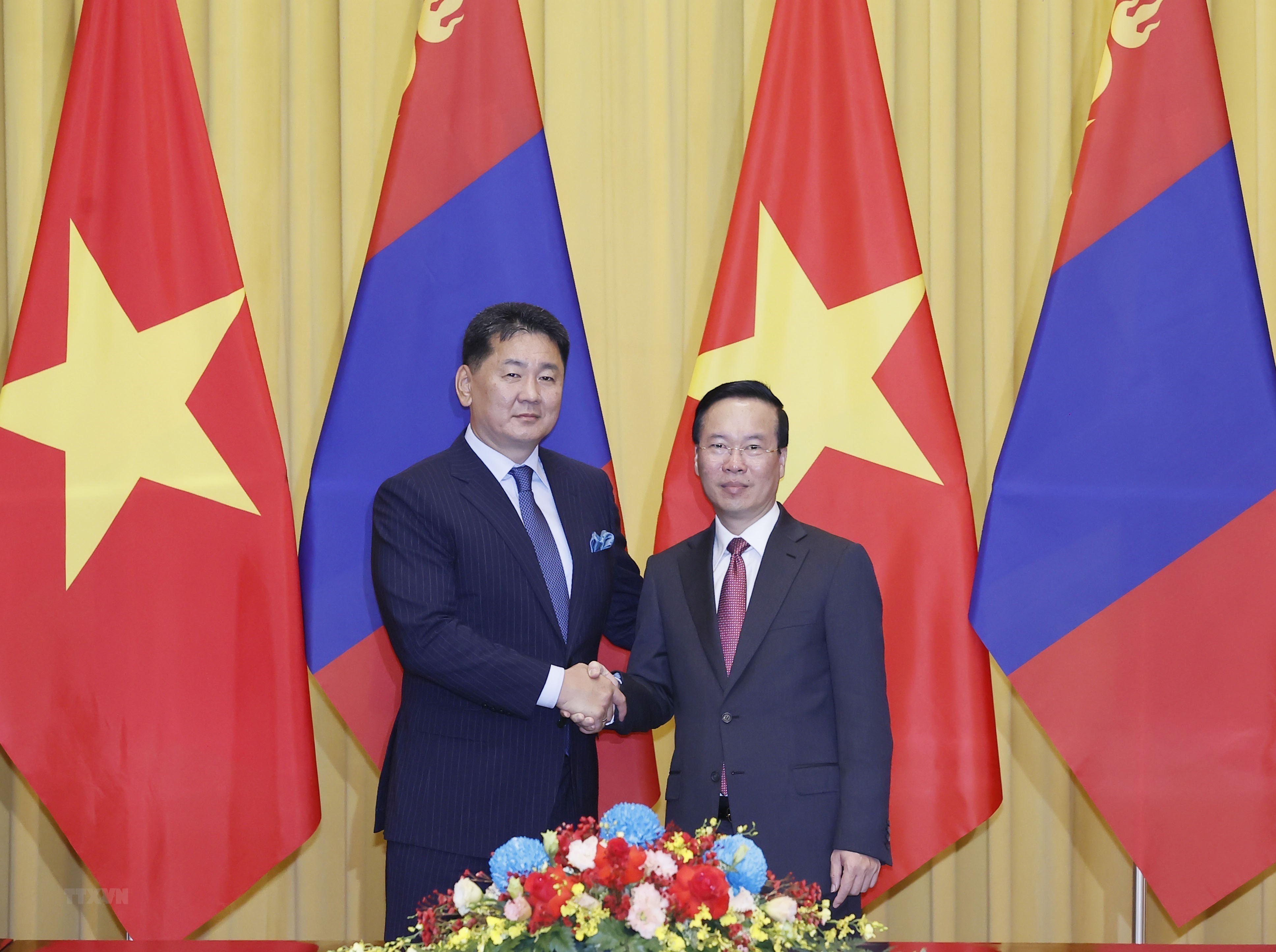 Entretien entre les présidents vietnamien et mongol