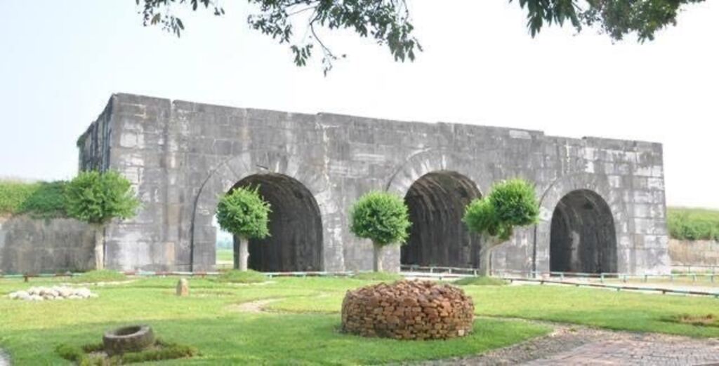 Thanh Hoa  un plan de gestion de la citadelle des Hô à vision 2040