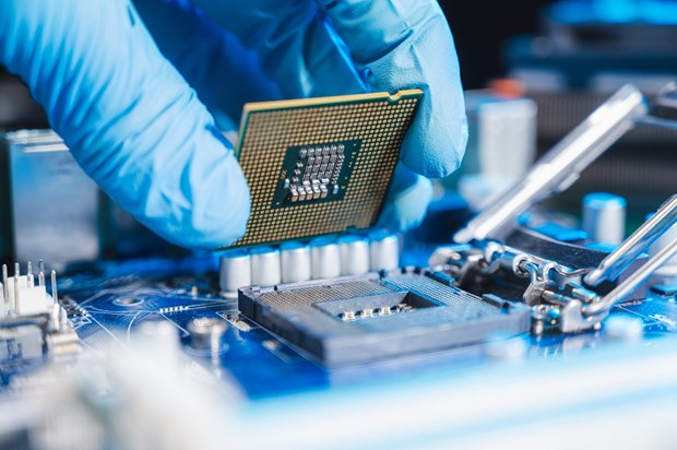 Accélérer la formation des ressources humaines pour l industrie des semi-conducteurs