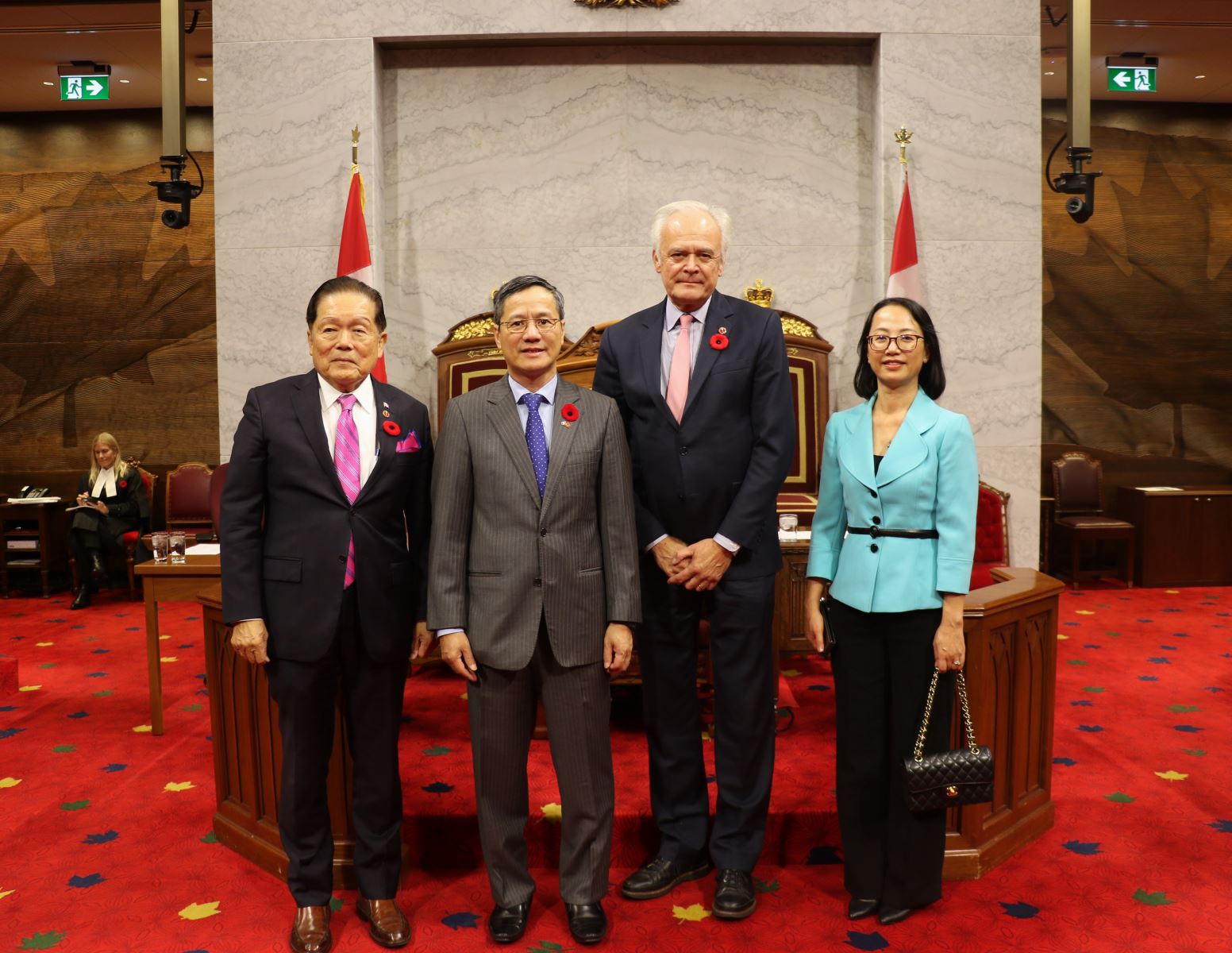 Le Sénat du Canada organise une cérémonie en l honneur de l ambassadeur vietnamien