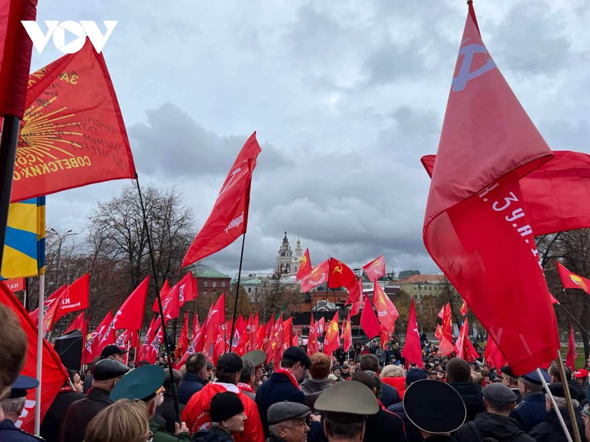 Meeting en l honneur du 106e anniversaire de la Révolution d Octobre russe à Moscou