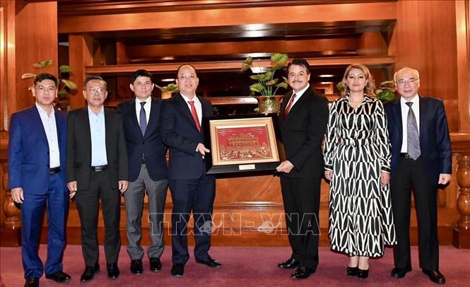 Une délégation de Hô Chi Minh-Ville en visite de travail au Mexique