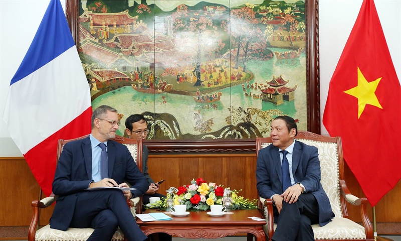 Le président français Emmanuel Macron se rendra au Vietnam fin 2024-début 2025